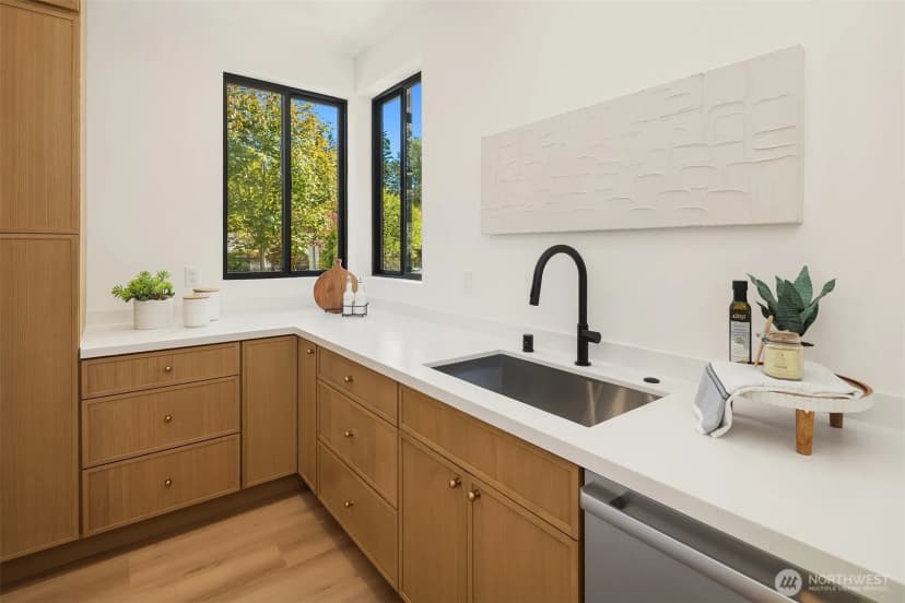 Property photo for 2405 162nd Avenue Ne, Bellevue photo 17