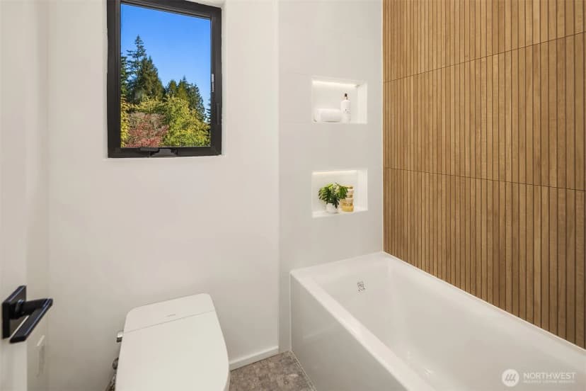 Property photo for 2405 162nd Avenue Ne, Bellevue photo 26