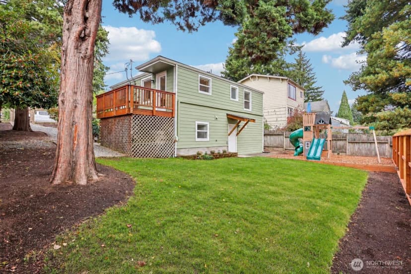 Property photo for 10510 Linden Avenue N #a, Seattle photo 28