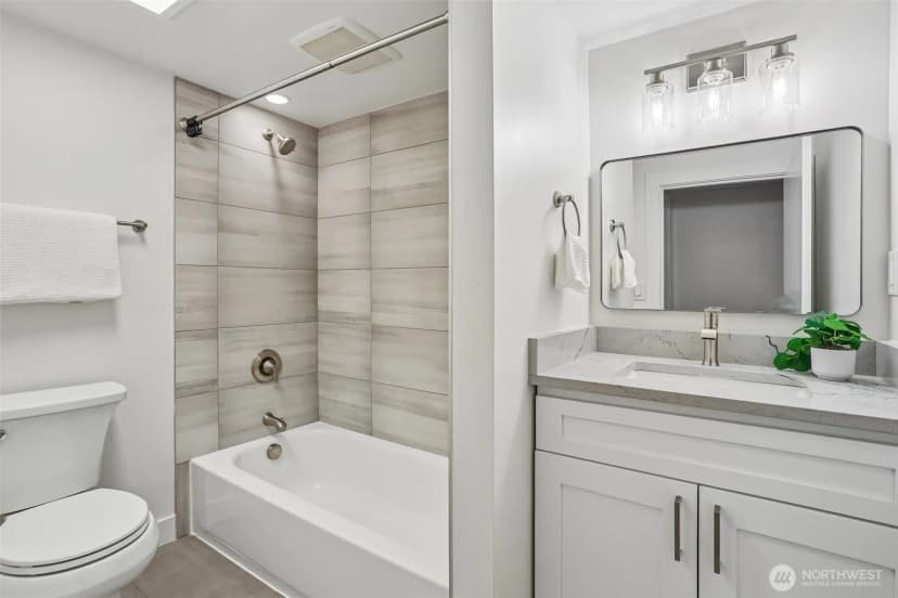 Property photo for 10510 Linden Avenue N #a, Seattle photo 24