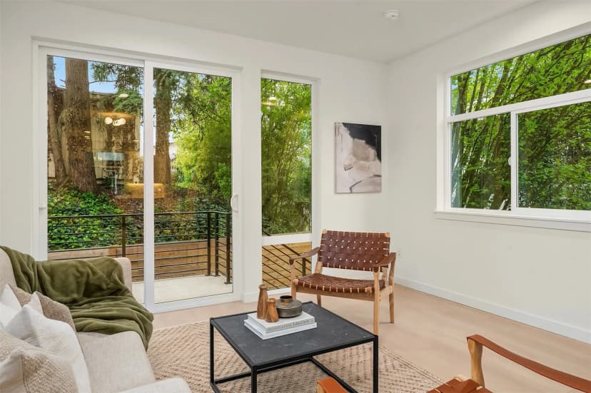 Property photo for 10833 11th Avenue Ne, Seattle photo 3