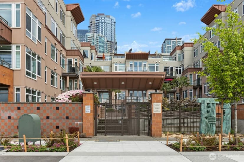 Property photo for 1900 Alaskan Way #410, Seattle photo 26
