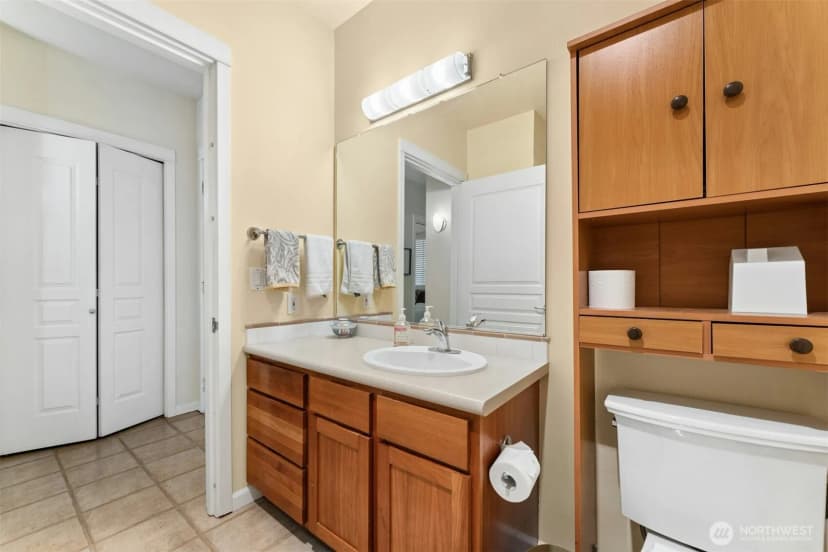 Property photo for 1900 Alaskan Way #410, Seattle photo 18