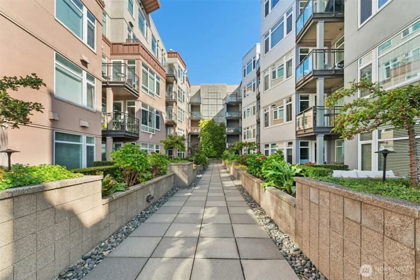 Property photo for 1900 Alaskan Way #410, Seattle photo 22
