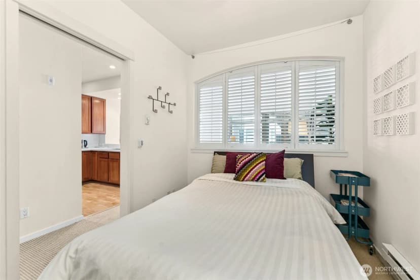 Property photo for 1900 Alaskan Way #410, Seattle photo 15