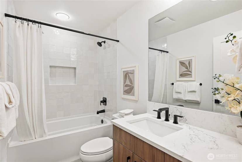Property photo for 1216 A Ne 103rd, Seattle photo 10