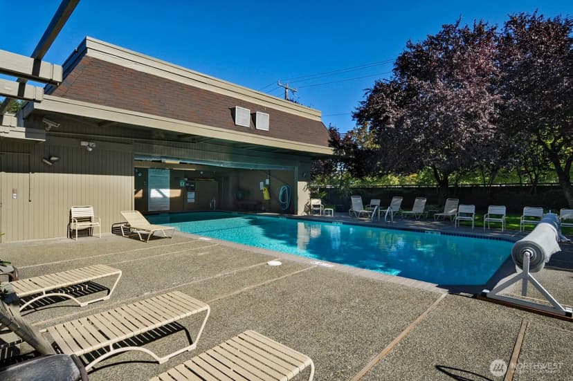 Property photo for 6710 Parkpoint Way Ne #e-402, Seattle photo 32