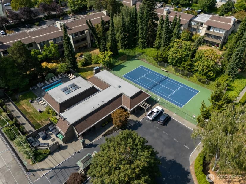 Property photo for 6710 Parkpoint Way Ne #e-402, Seattle photo 37