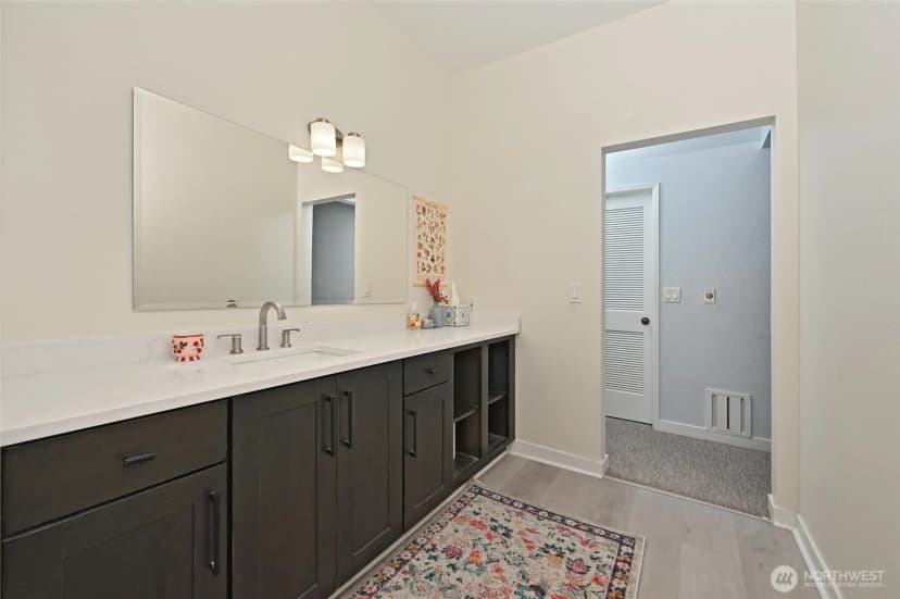 Property photo for 6710 Parkpoint Way Ne #e-402, Seattle photo 23
