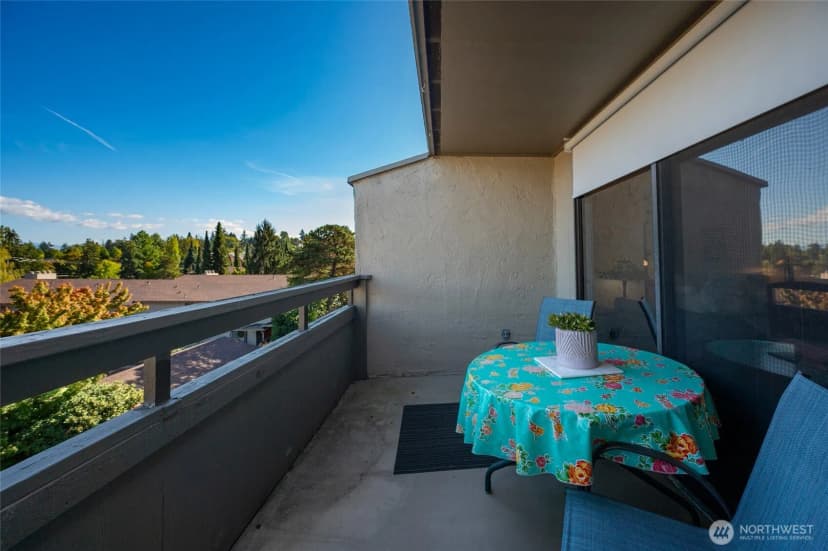 Property photo for 6710 Parkpoint Way Ne #e-402, Seattle photo 19