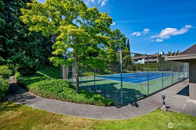 Property photo for 6710 Parkpoint Way Ne #e-402, Seattle photo 34