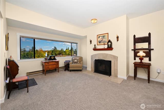 Property photo for 6710 Parkpoint Way Ne #e-402, Seattle photo 3