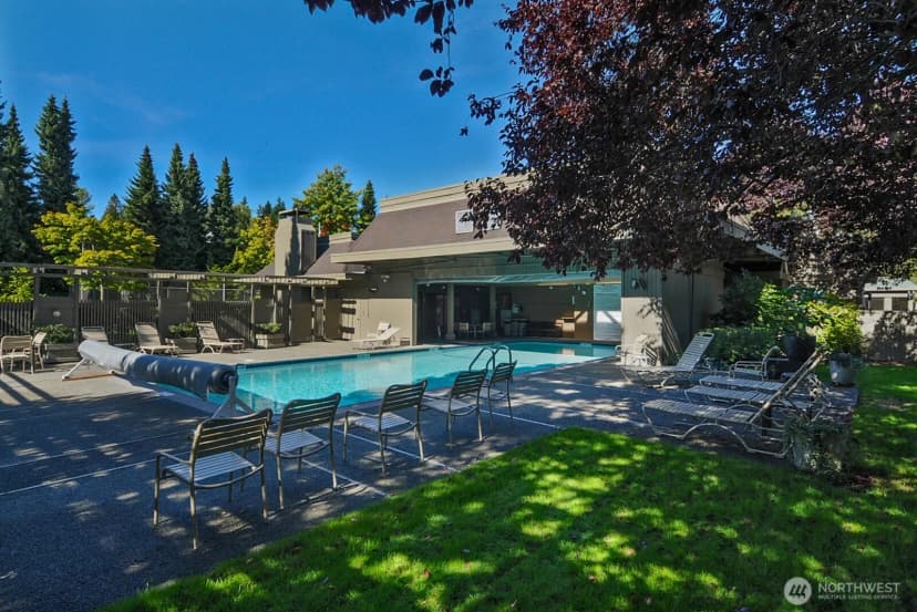 Property photo for 6710 Parkpoint Way Ne #e-402, Seattle photo 31