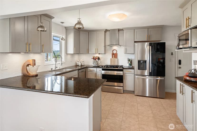 Property photo for 11530 87th Avenue S, Seattle photo 11