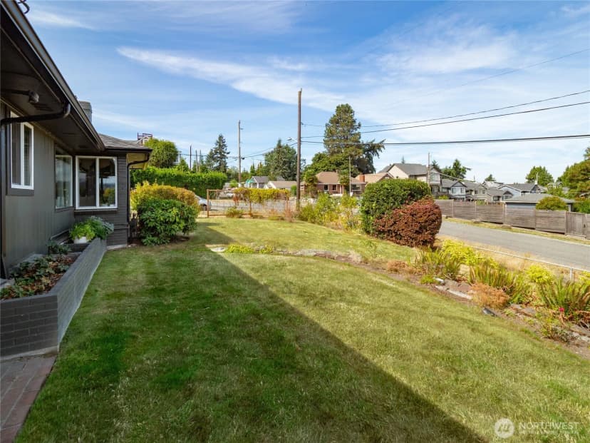 Property photo for 11530 87th Avenue S, Seattle photo 24