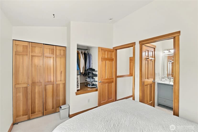 Property photo for 5252 12th Avenue Ne #b, Seattle photo 9