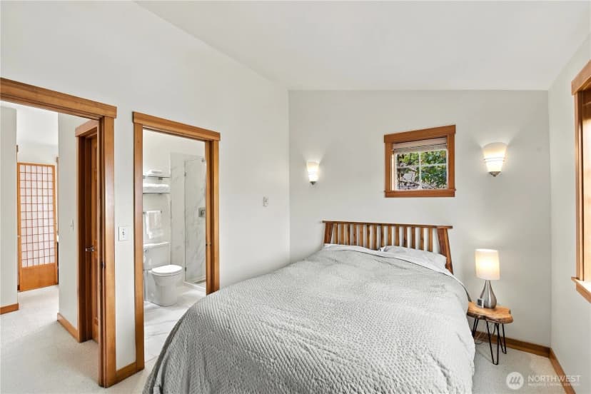 Property photo for 5252 12th Avenue Ne #b, Seattle photo 10