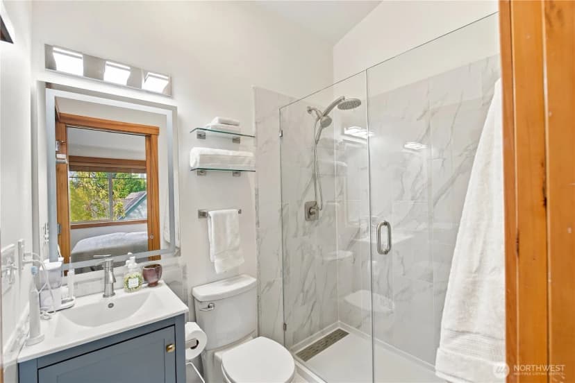 Property photo for 5252 12th Avenue Ne #b, Seattle photo 11
