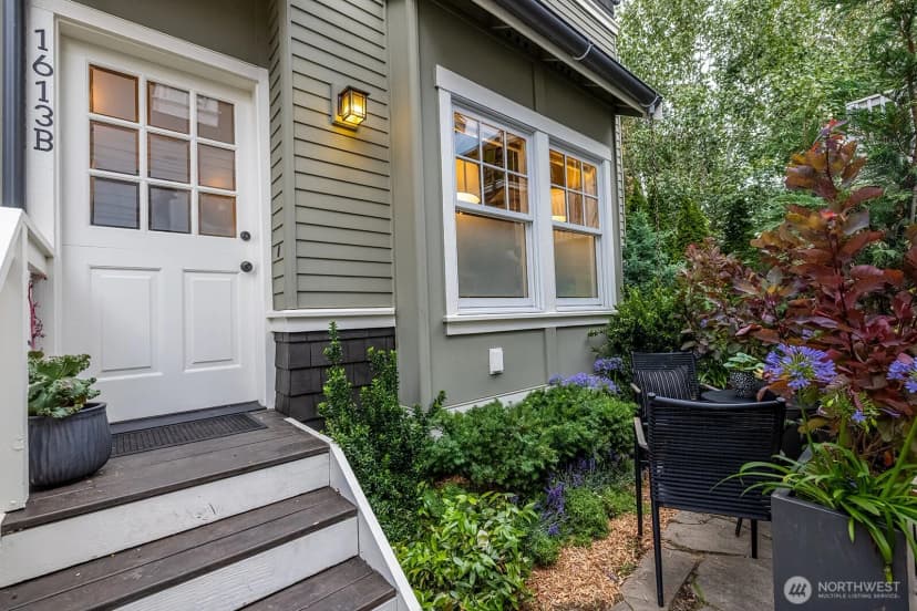 Property photo for 1613 21st Avenue #b, Seattle photo 3