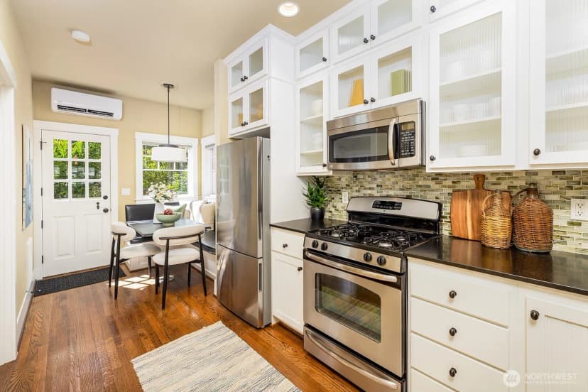 Property photo for 1613 21st Avenue #b, Seattle photo 8
