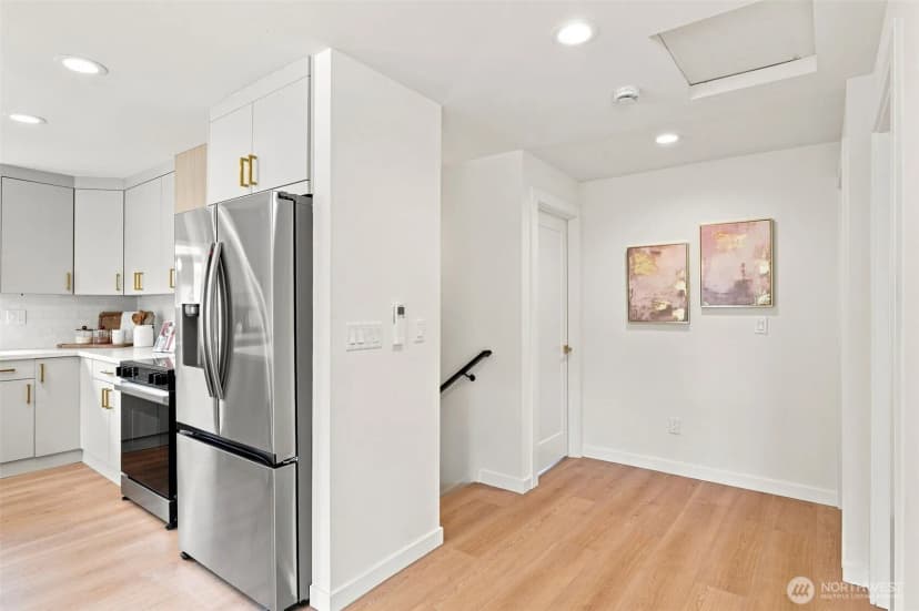 Property photo for 4807 15th Avenue S, Seattle photo 11