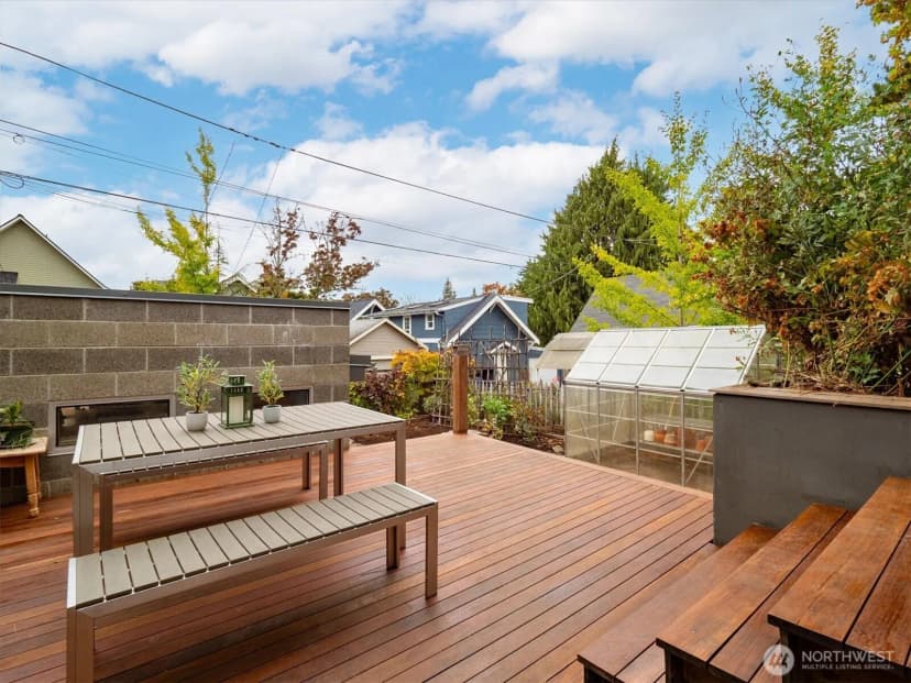 Property photo for 2423 8th Avenue W, Seattle photo 36