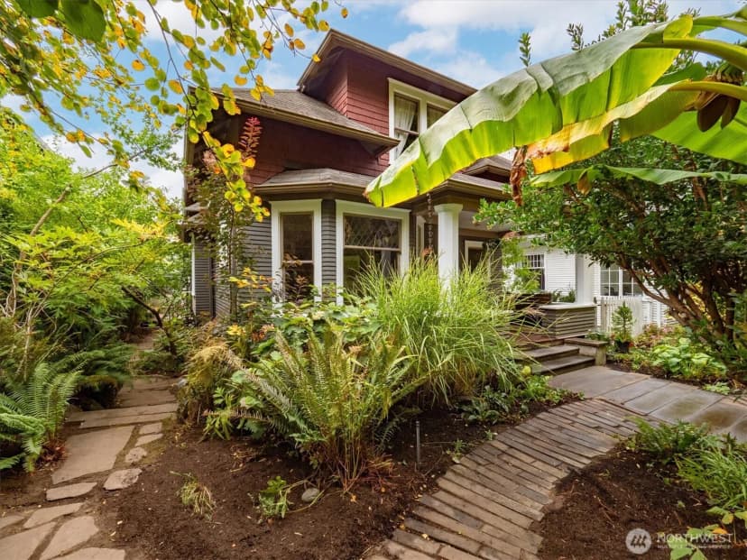 Property photo for 2423 8th Avenue W, Seattle photo 40