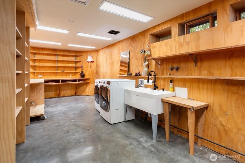 Property photo for 2423 8th Avenue W, Seattle photo 31
