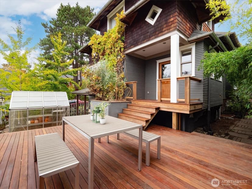 Property photo for 2423 8th Avenue W, Seattle photo 35