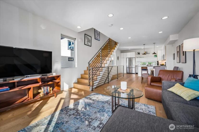 Property photo for 930 28th Avenue S, Seattle photo 12
