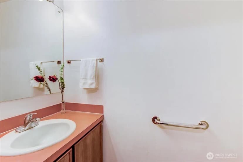 Property photo for 10830 Glen Acres Drive S #t9, Seattle photo 15