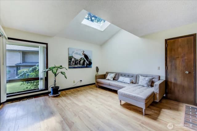 Property photo for 10830 Glen Acres Drive S #t9, Seattle photo 5