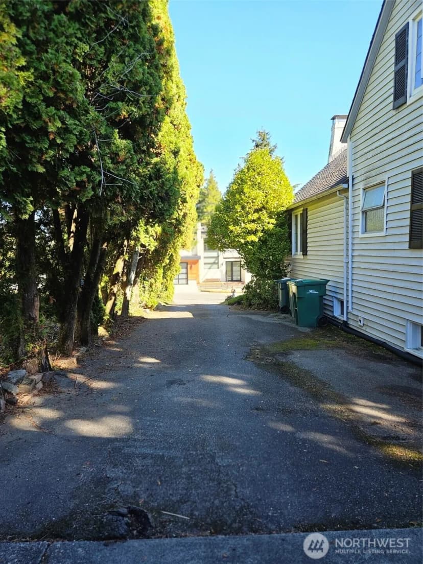 Property photo for 11711 Exeter Avenue Ne, Seattle photo 8