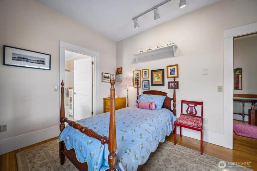 Property photo for 3617 Corliss Avenue N, Seattle photo 17