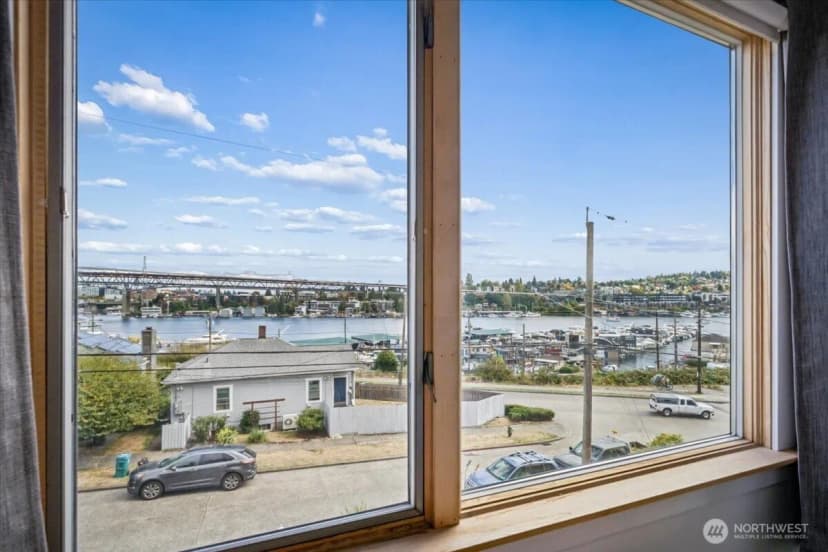Property photo for 3617 Corliss Avenue N, Seattle photo 19
