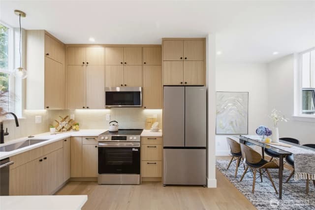 Property photo for 7533 31st Avenue Ne #b, Seattle photo 4