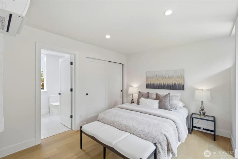 Property photo for 7533 31st Avenue Ne #b, Seattle photo 7
