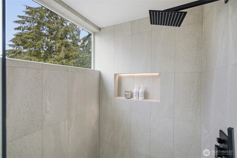 Property photo for 7533 31st Avenue Ne #b, Seattle photo 11