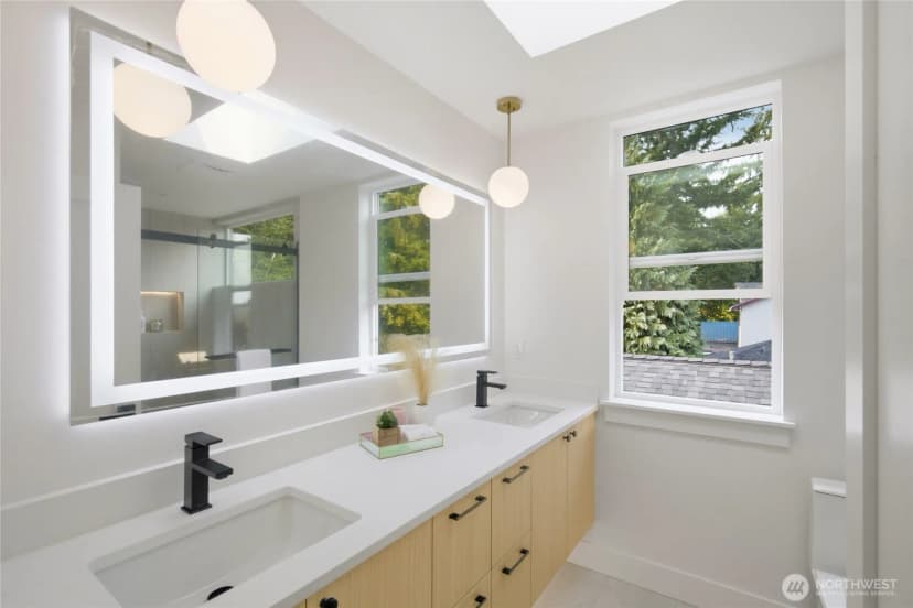 Property photo for 7533 31st Avenue Ne #b, Seattle photo 9