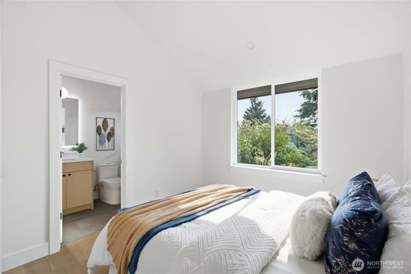 Property photo for 7531 31st Avenue Ne, Seattle photo 11