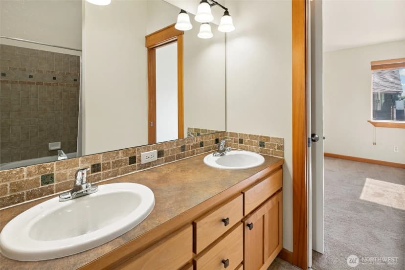 Property photo for 126 N 101st Street, Seattle photo 17
