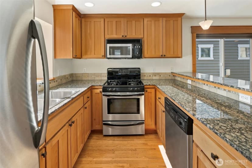 Property photo for 126 N 101st Street, Seattle photo 11