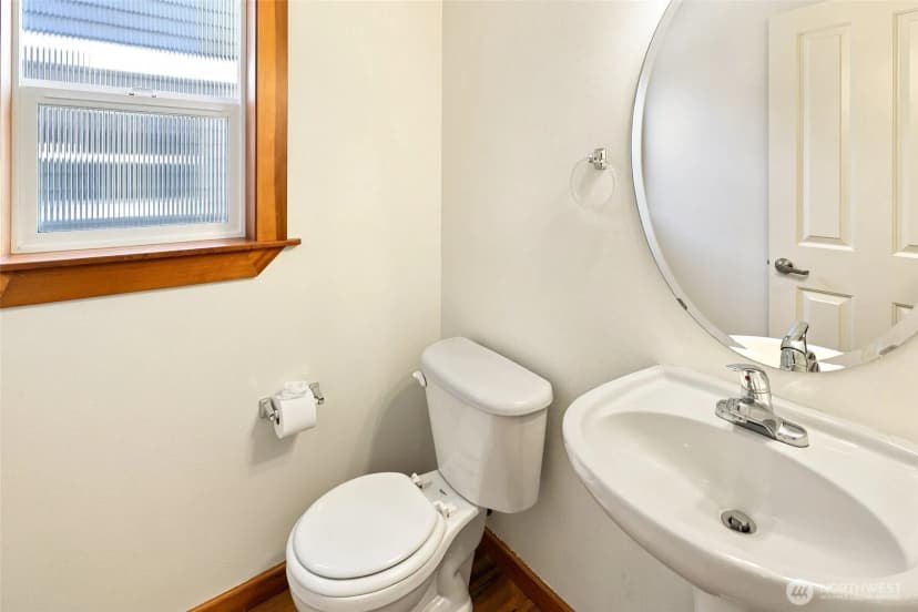 Property photo for 126 N 101st Street, Seattle photo 13