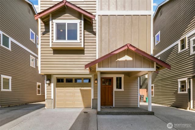 Property photo for 126 N 101st Street, Seattle photo 2