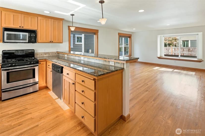 Property photo for 126 N 101st Street, Seattle photo 10