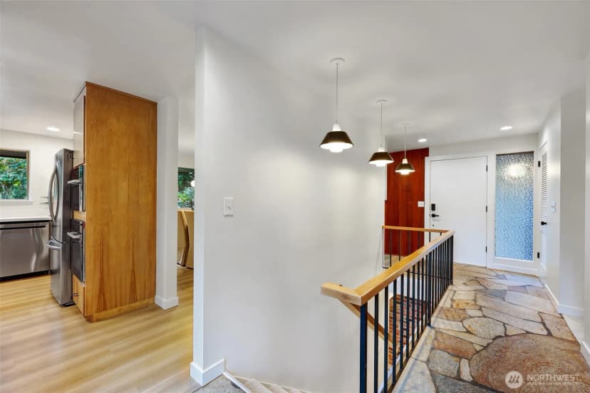 Property photo for 9100 Se 72nd Place, Mercer Island photo 6