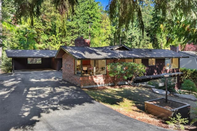 Property photo for 9100 Se 72nd Place, Mercer Island photo 3