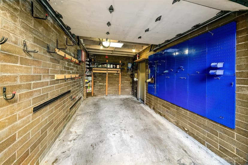 Property photo for 915 11th Avenue E, Seattle photo 36