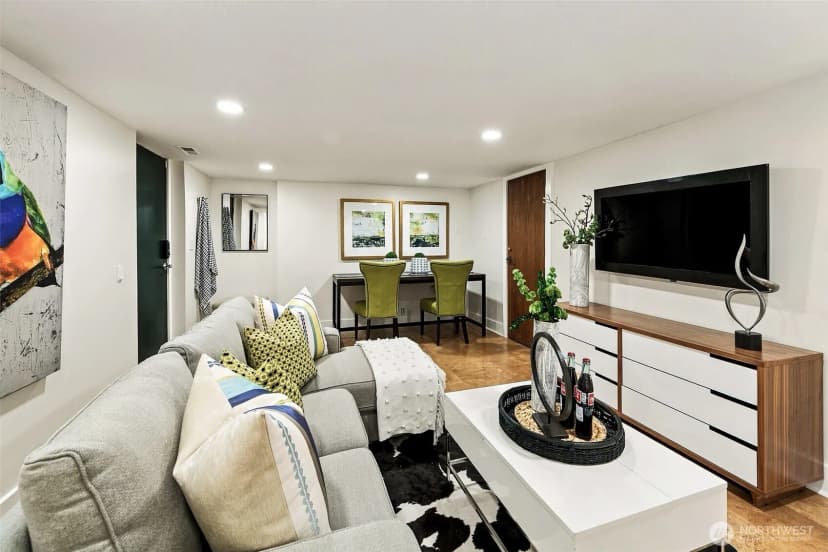 Property photo for 915 11th Avenue E, Seattle photo 31