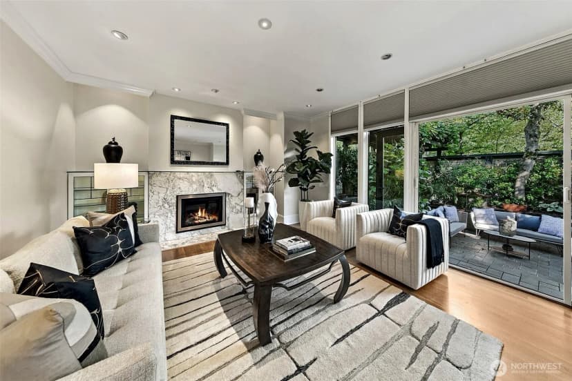 Property photo for 915 11th Avenue E, Seattle photo 6